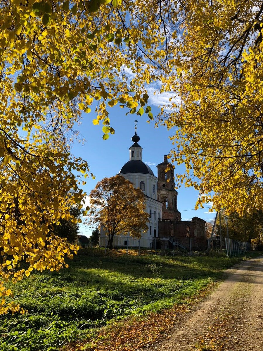 Храм «Спасителя Исцелителя расслабленного». Пос. Ведерницы. Дмитровский р-н. Московская обл. Фото В. Контио.