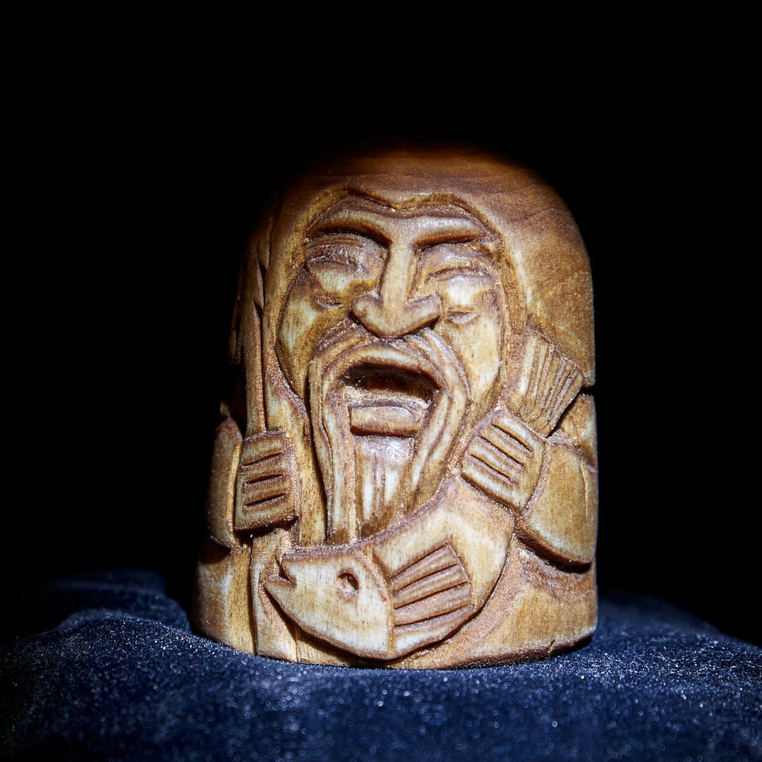 Подя, дух-хозяин огня и домашнего очага в мифах негидальцев, нанайцев, пудя - у орочей, ульчей, удэгейцев, того мусун - у эвенков, той мурани - у эвенов.