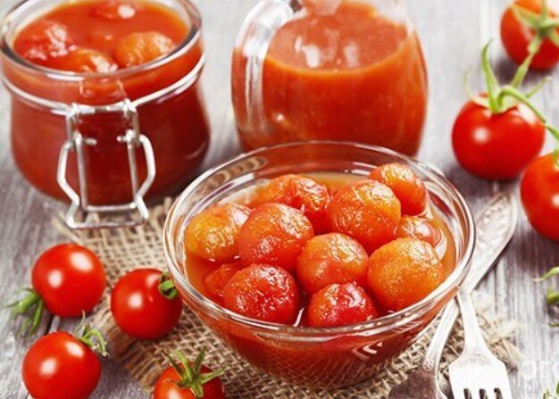 Закрываем томаты в собственном соку на зиму: 3 простых рецепта