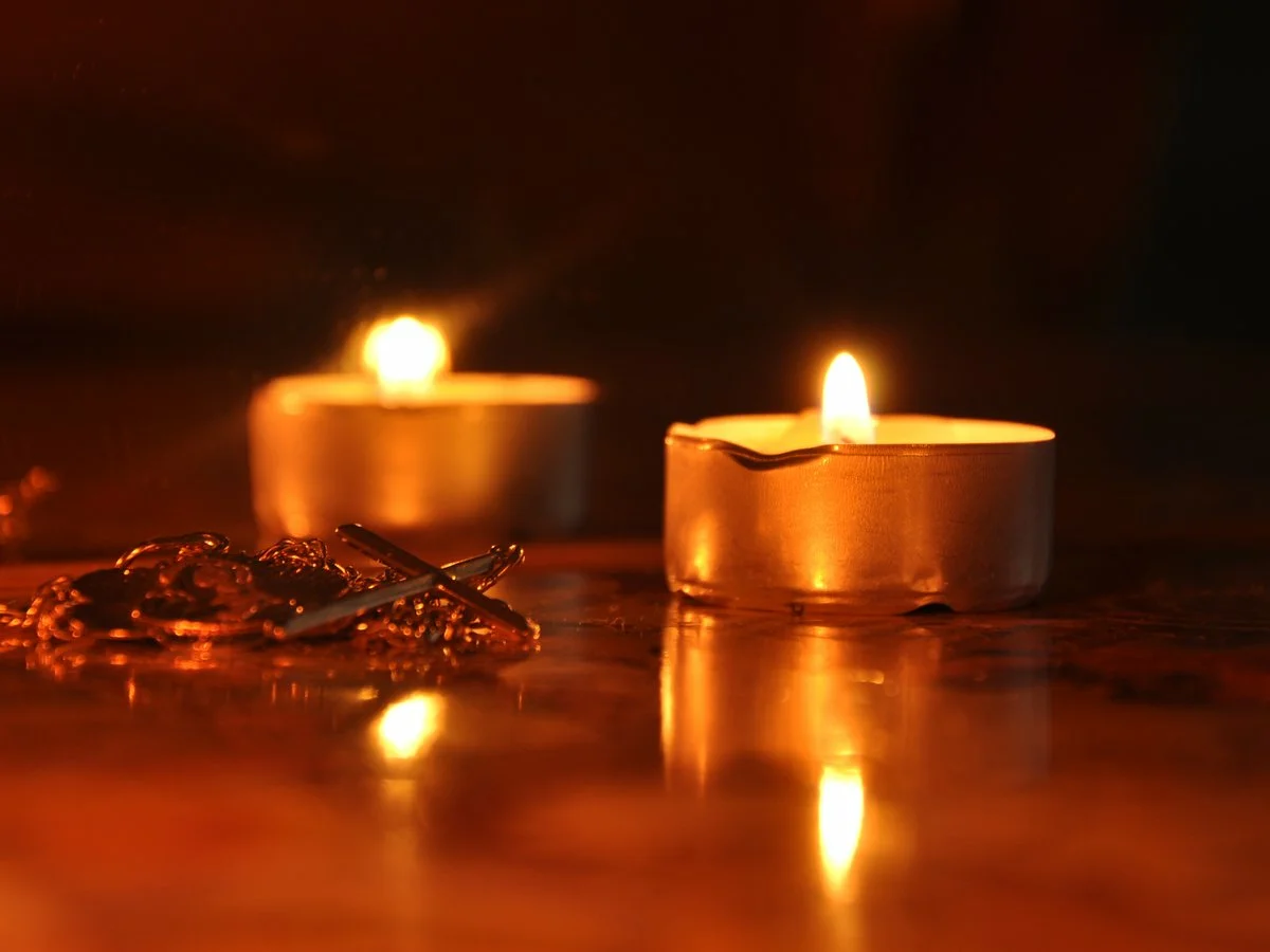 Свечи для медитации. Медитация на пламя свечи. Свеча с отражением. Огонь. Медитация на пламени свечи.