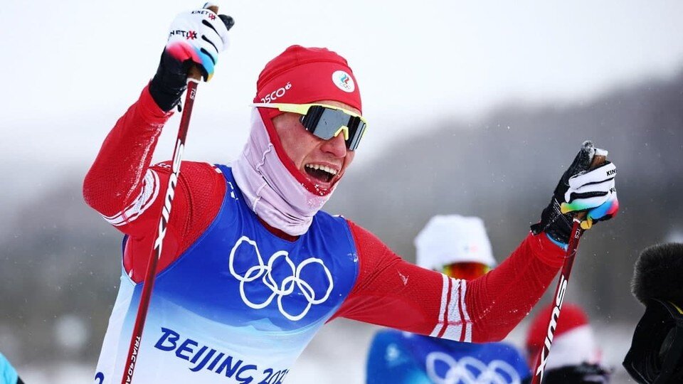     Российский лыжник Большунов выиграл марафон на Олимпиаде в Пекине  REUTERS