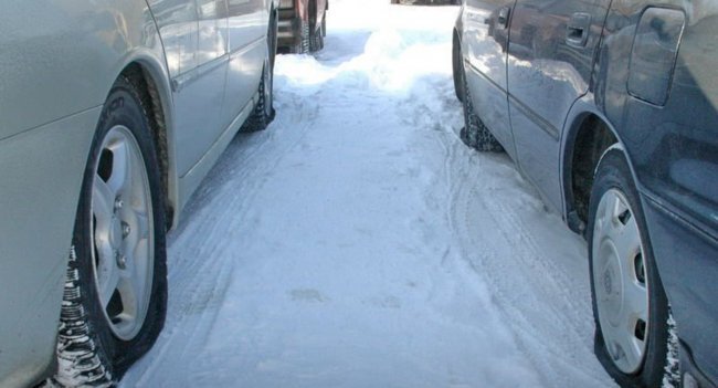 Если автомобиль начинает замедляться быстрее обычного, стоит провести проверку колес