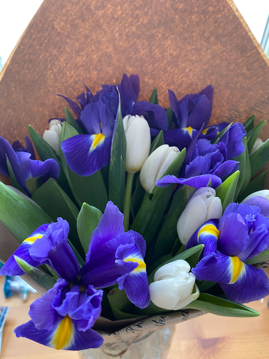 Фото автора. С праздником, дорогие девочки, девушки, мамы, бабушки! 