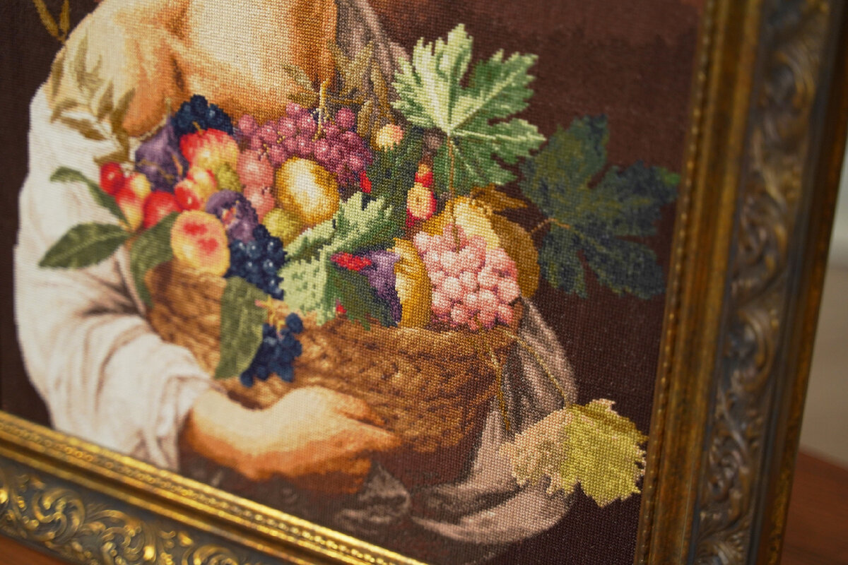 "МК-022 Юноша с корзиной фруктов. 1593"