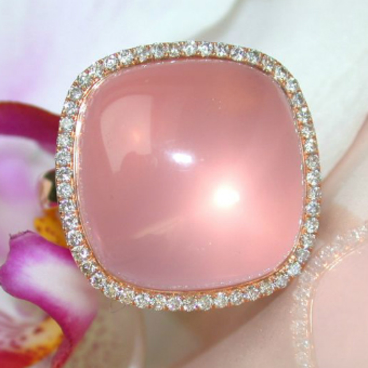 Кольцо со звездчатым розовым кварцем от Schmucktraeume («Ювелирные мечты»)
