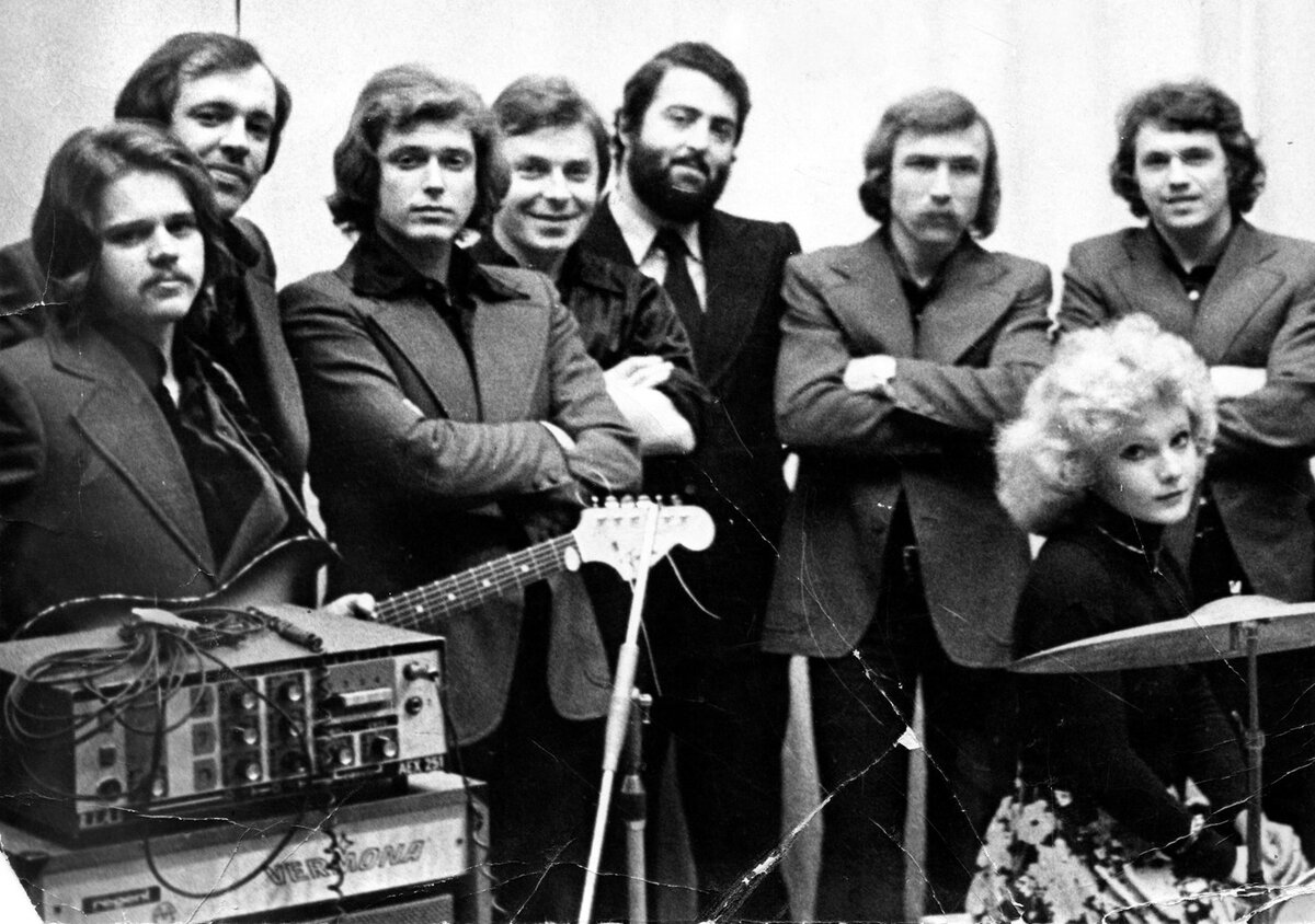 поет лейся песня. виа лейся песня песни. поет лейся песня. лейся песня группа фото. группа лейся песня 2023 года фото.