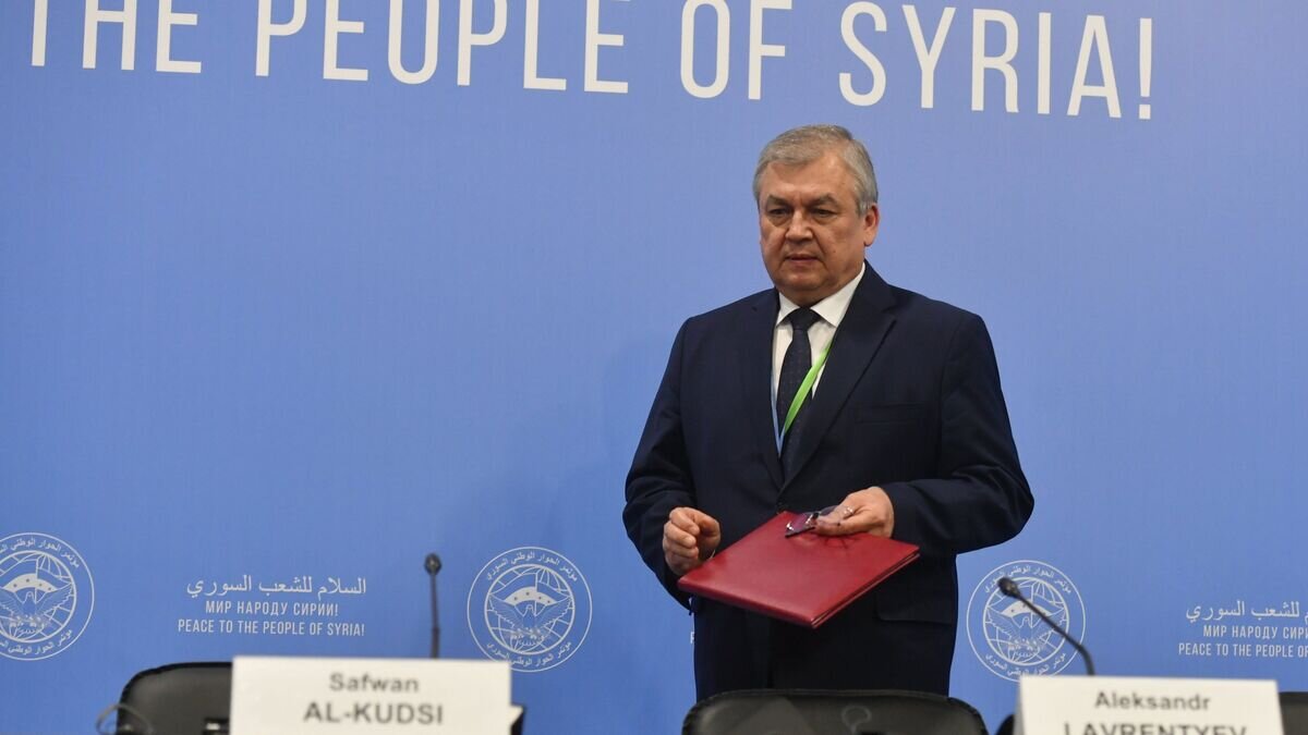    Специальный представитель президента РФ по сирийскому урегулированию Александр Лаврентьев на конгрессе сирийского национального диалога в Сочи. 30 января 2018© РИА Новости / Михаил Воскресенский