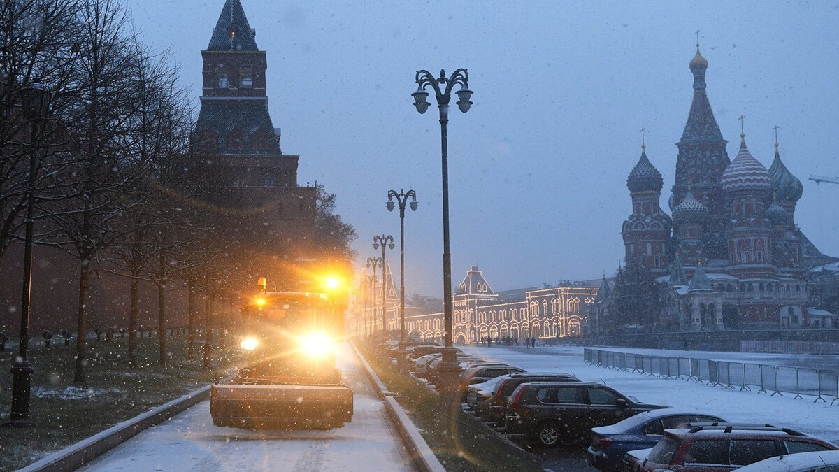    Снегоуборочные работы в Москве© РИА Новости . Валерий Мельников