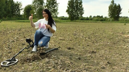 НАШЛА ЭТО И ВИЖУ ТАКОЕ ВПЕРВЫЕ. ОЧЕНЬ КРУТОЕ МЕСТО В ПОИСКАХ КЛАДА и ЗОЛОТА.