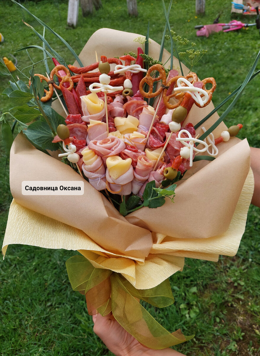 Букет из сырной и мясной нарезки в подарок