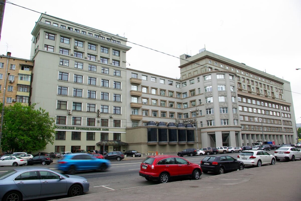 Nayada поставила системы перегородок в офис WAY GROUP