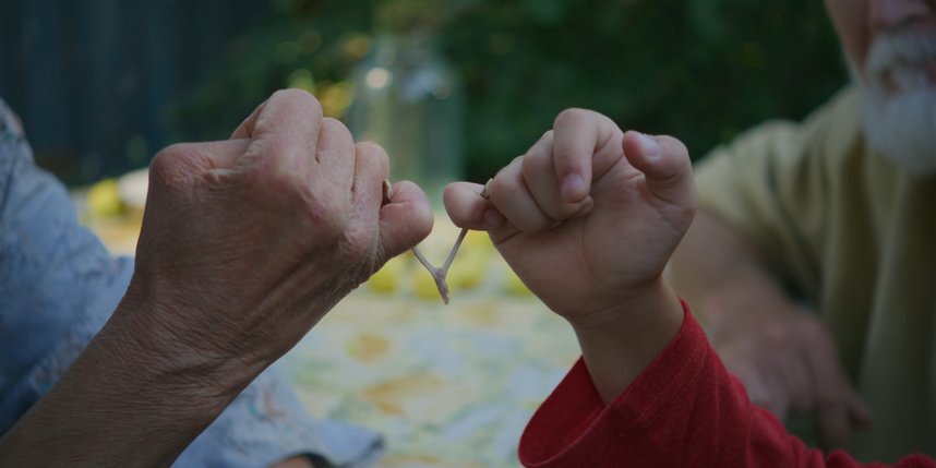    Игра на куриной косточке – "ядэш".