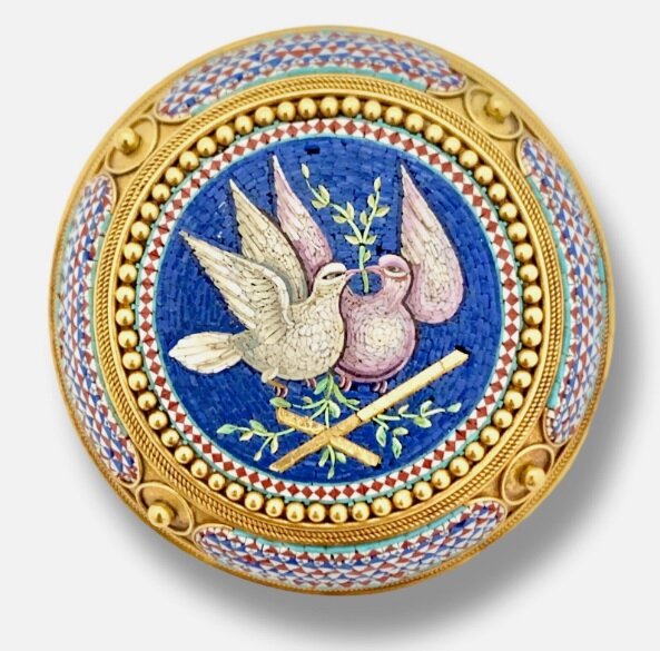 Микромозаика с голубями. Сложный и невероятно красивый рисунок