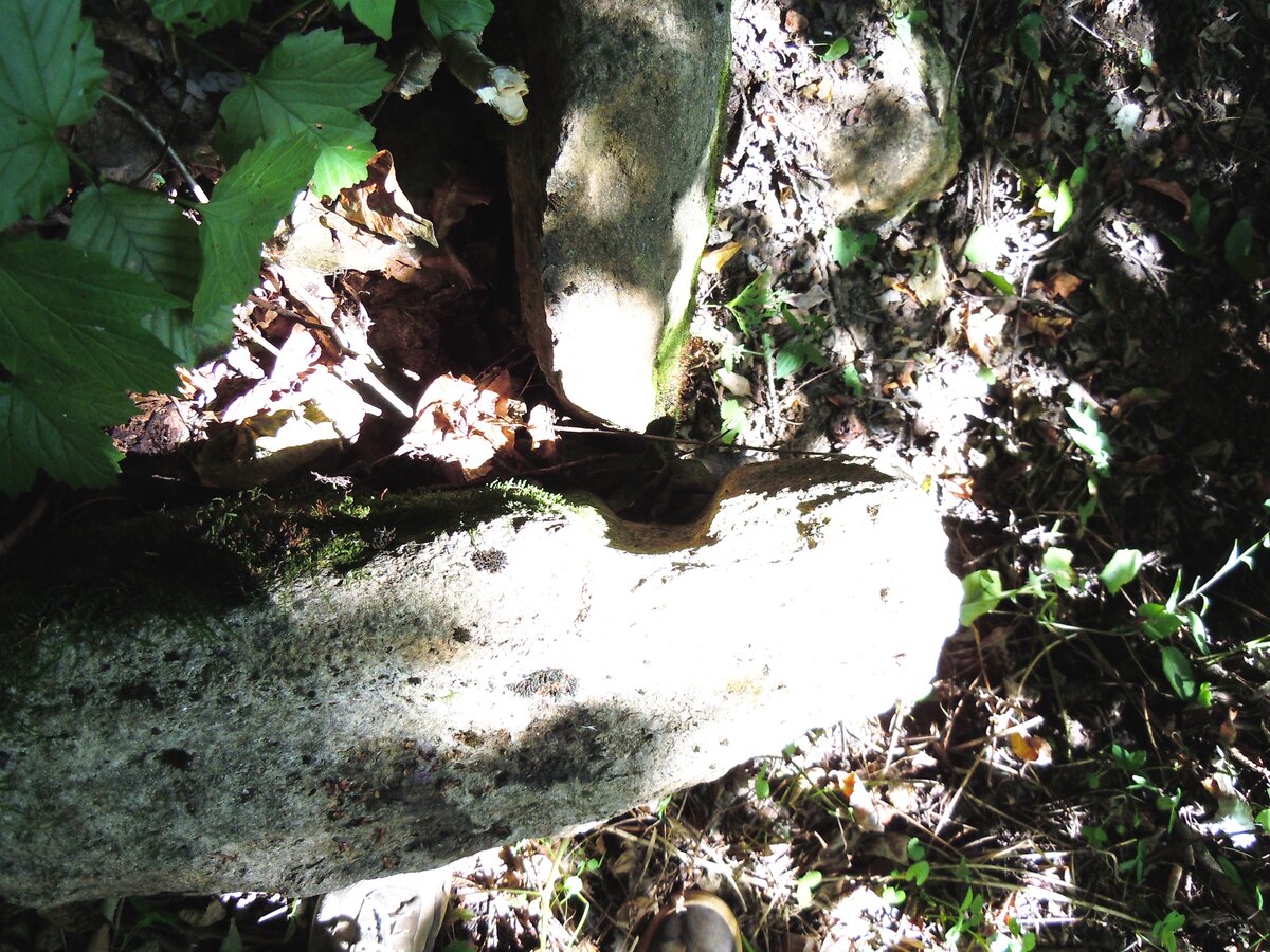 Далее переносимся к станице Новосвободной и посмотрим, как там дела с памятниками археологии в 2023 году.-13