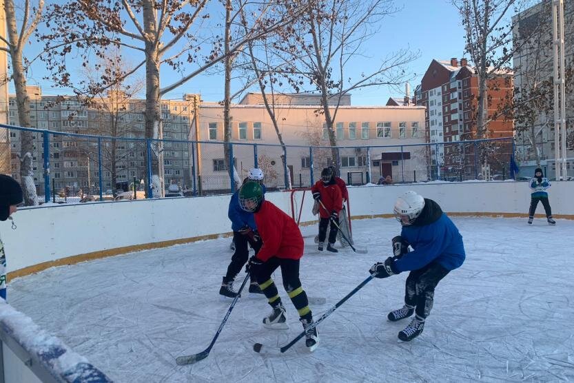 Уличный хоккей в Звенигороде