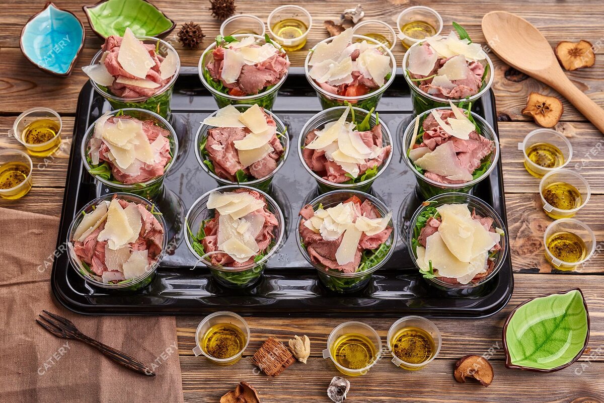 Платтер «Салат с ростбифом» от Гастромаркета «Вокруг света» за 2 890 ₽