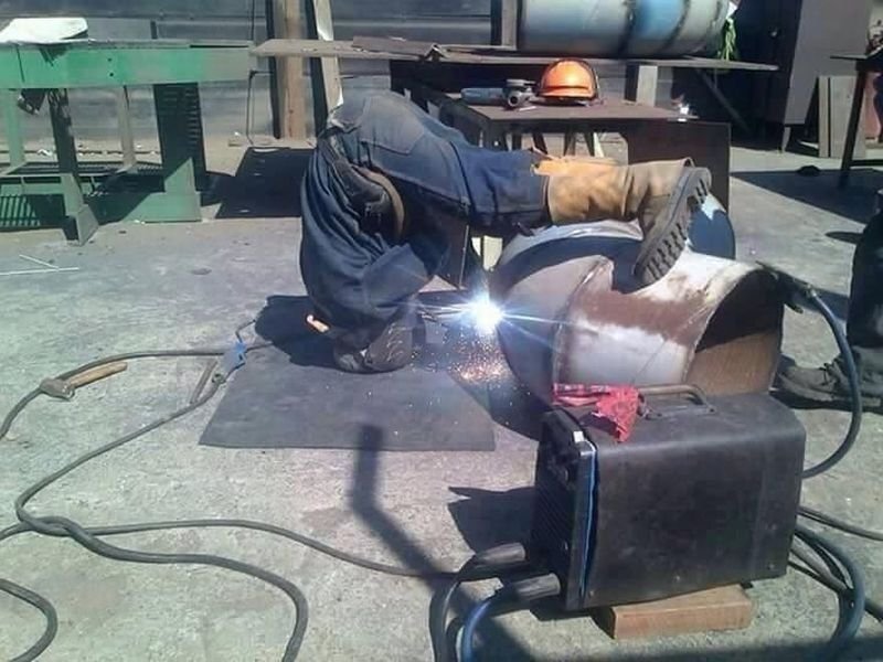 Два часа от смеха я валялся на грязном полу цеха!