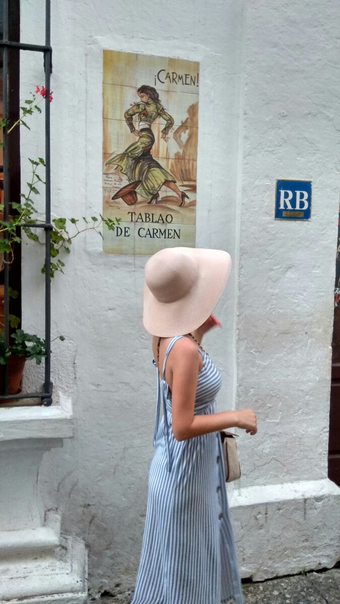 Пара фото из Барселоны.Личный архив.