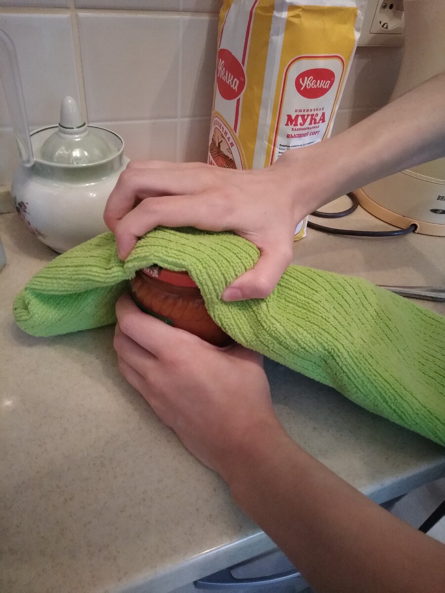 Как открыть банку