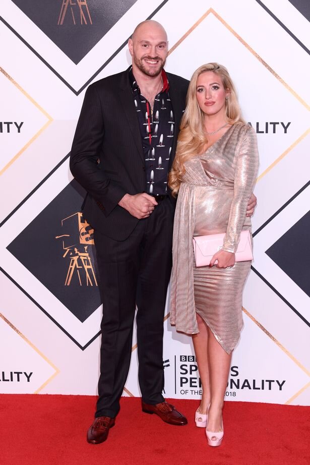 Фьюри и Пэрис стоят вместе на SPOTY 2018