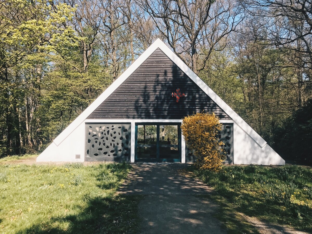 Придорожная церковь