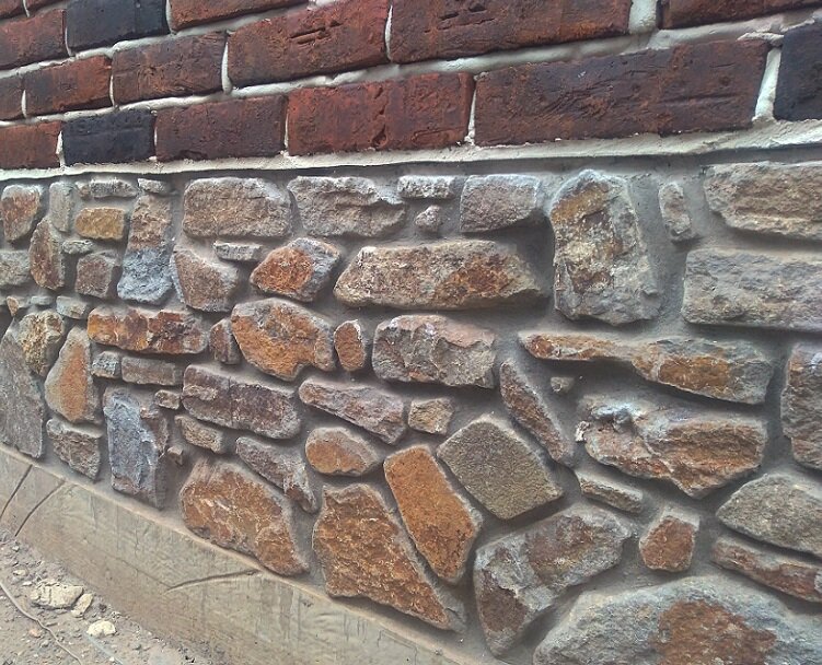 Авторское фото "Кладка цоколя"