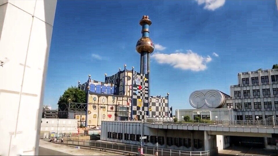 Догадайтесь что это за здание?)