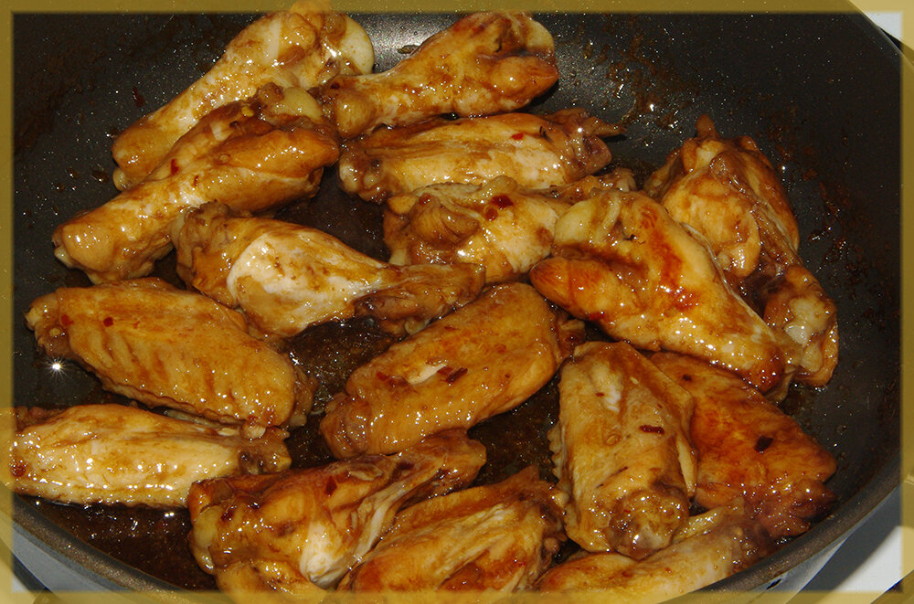 Куриные крылышки в медово соевом соусе на сковороде рецепт с фото пошагово на сковороде