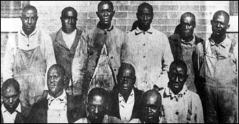 12 приговоренных