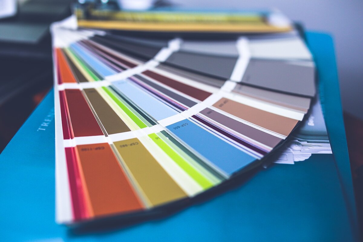 https://pixabay.com/photos/color-palette-paint-wall-painting-791622/