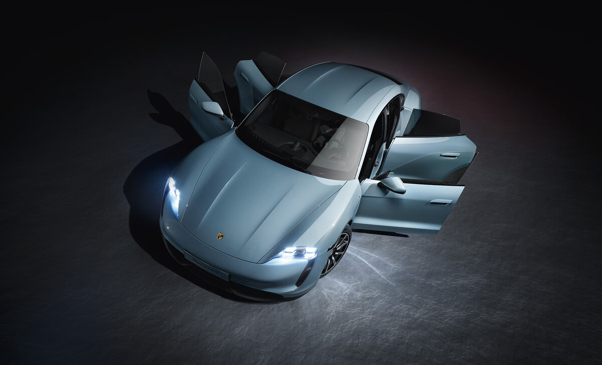 PORSCHE РАСШИРЯЕТ МОДЕЛЬНЫЙ РЯД ЭЛЕКТРОМОБИЛЕЙ