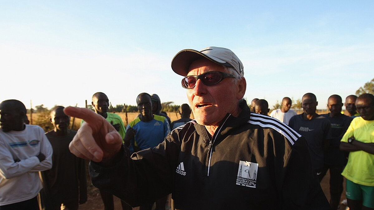 Ренато Канова со своими подопечными в Кении