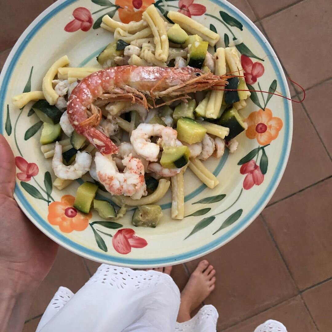 Паста с гигантской креветищей!