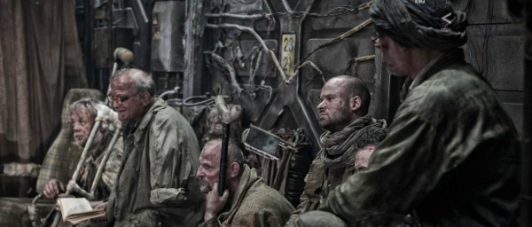 Кадр из фильма «Сквозь снег». Источник: https://www.film.ru/