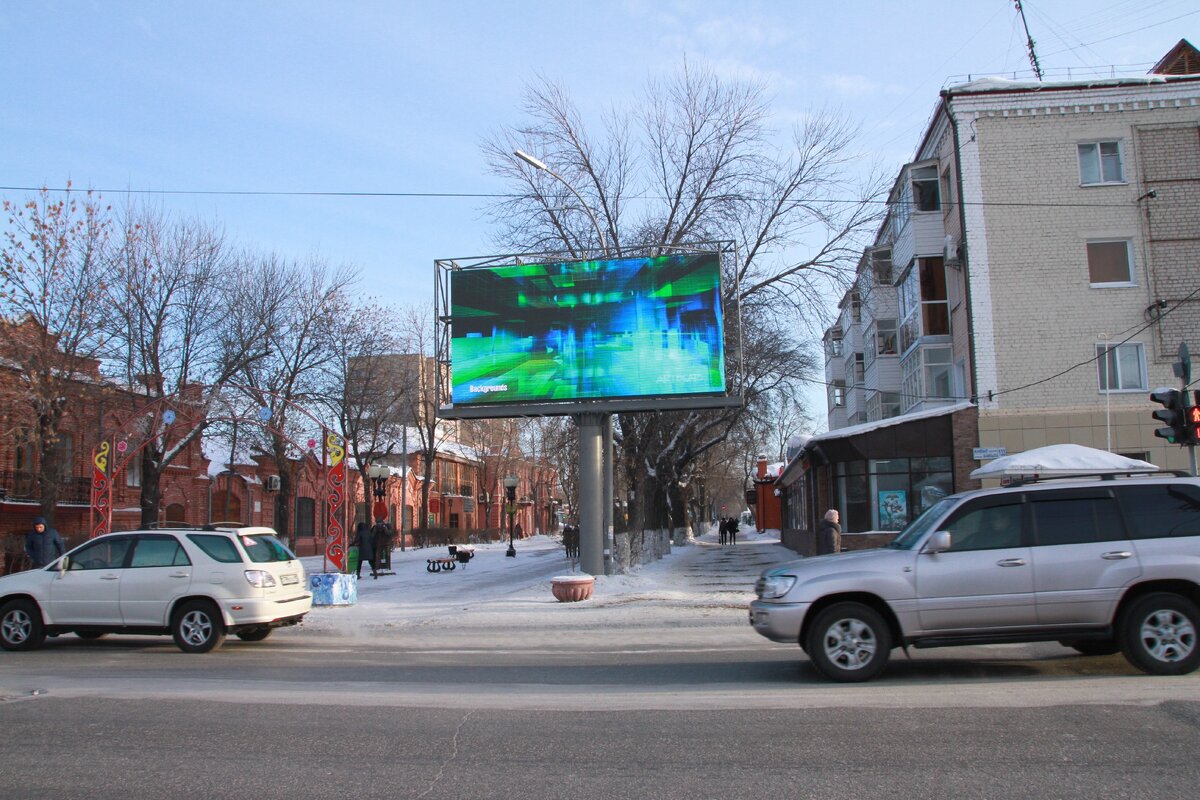 Рекламный экран на ноге