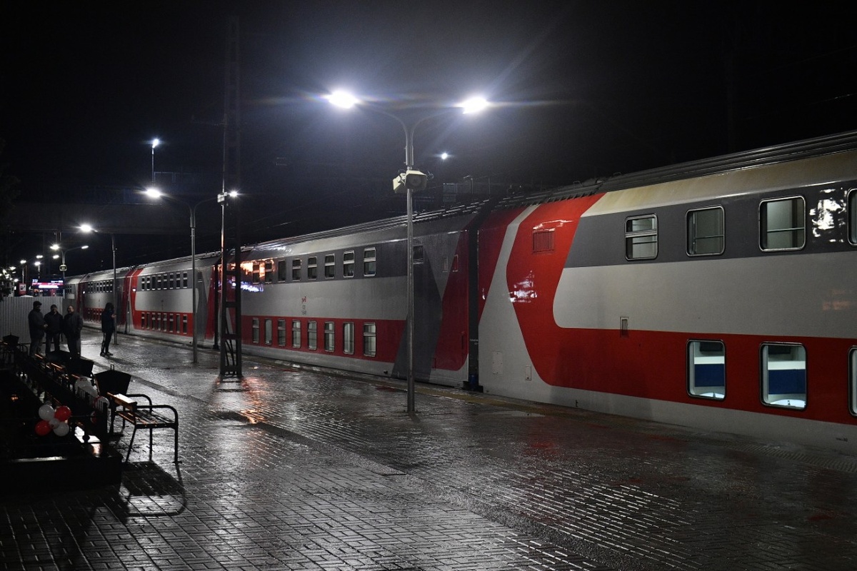 https://gazeta-karelia.ru/news/2019/12/dvuhetazhnyj-poezd-kareliya-sovershil-pervye-rejsy/