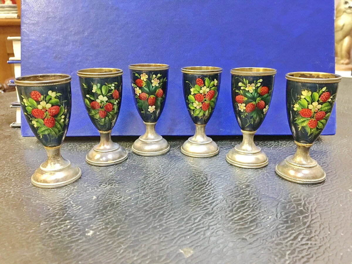 Листайте вправо. Фотографии взяты с аукциона.