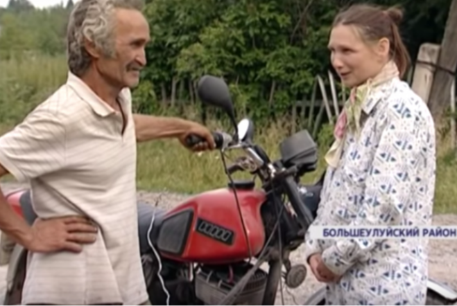 Первым к потерявшейся вышел её муж. © / кадр видео телеканала «Енисей»