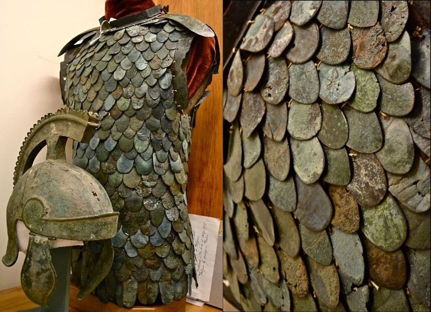 Ancient armor. Лорика сквамата. Чешуйчатый доспех Лорика сквамата. Чешуйчатый доспех с кольчугой. Чешуйчатый доспех археологическая находка.