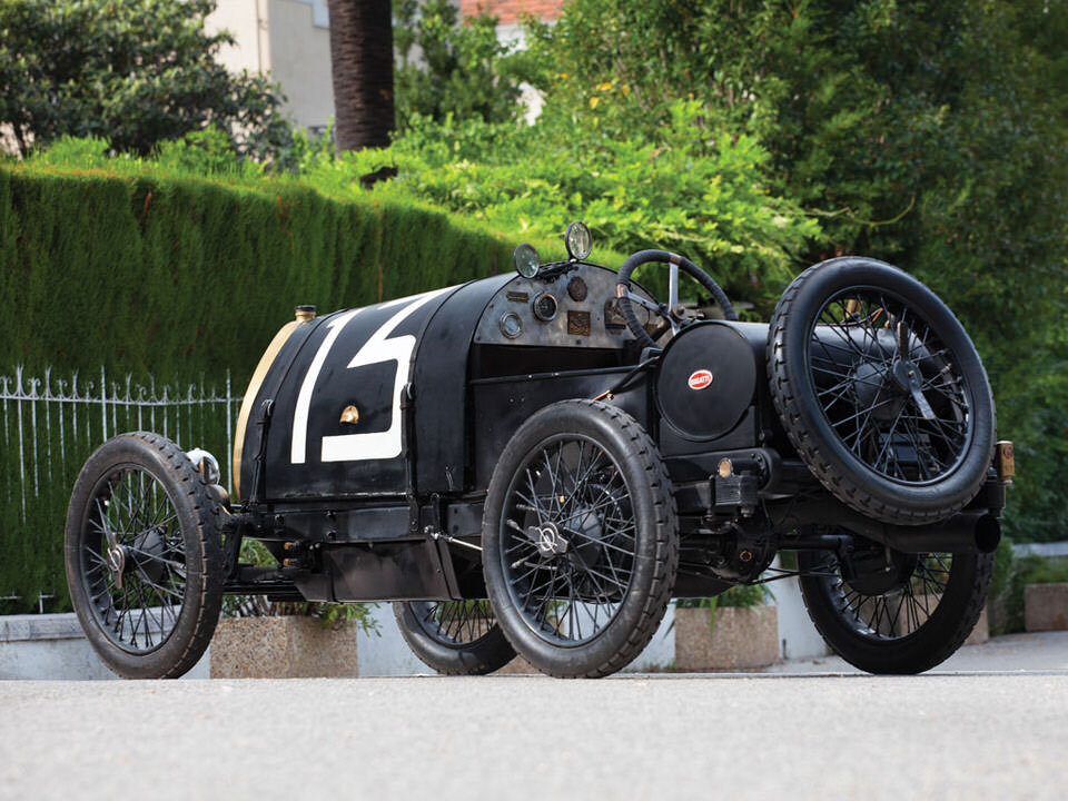 Bugatti Type 23 вид сзади