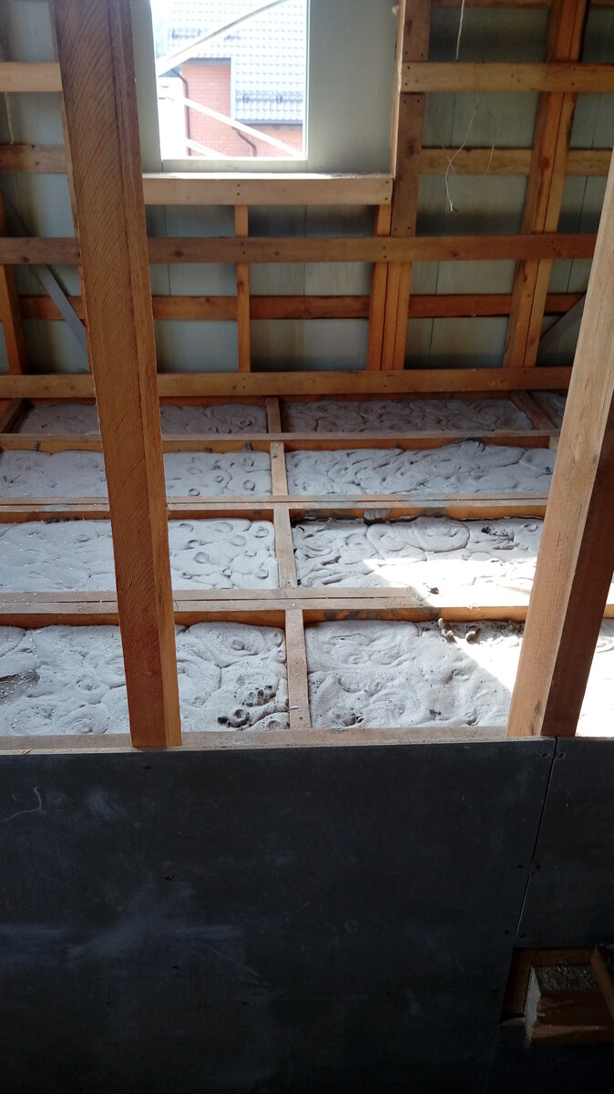 Пенобетон очень хорошо дружит с деревом