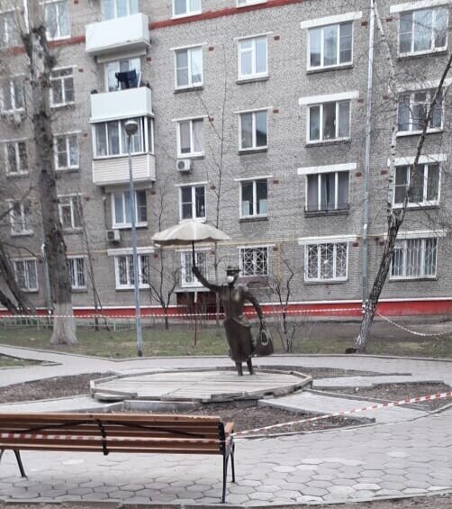 Маска на няне