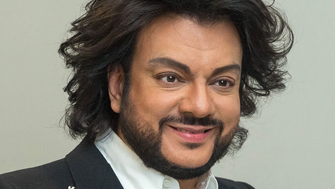 До того как стал известен