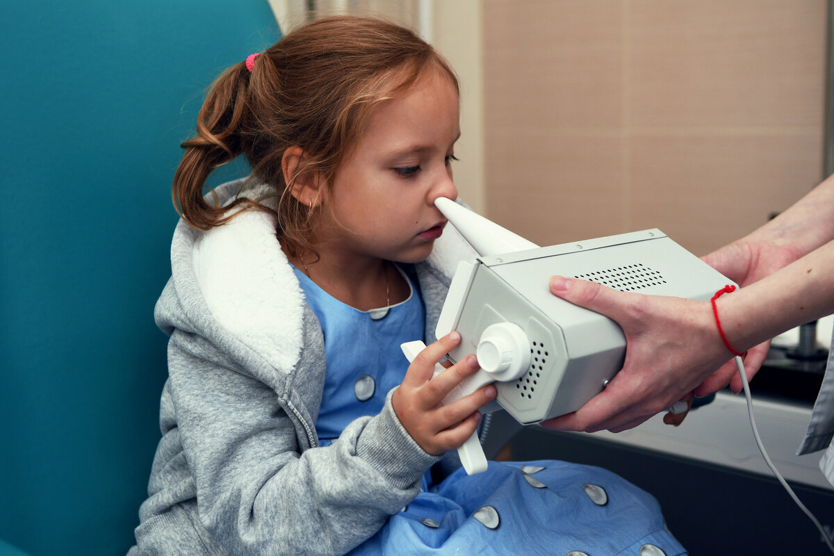 Уфо терапия детям. Солнышко прогревание носа. Куф для носа и горла. Уфо тубусный кварц для детей. Аппарат солнышко ультрафиолет ссср.