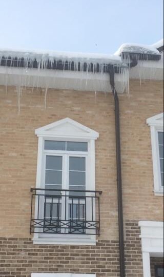 Косяки при вскрытии крыши, от застройщика таунхаусов, часть 1.