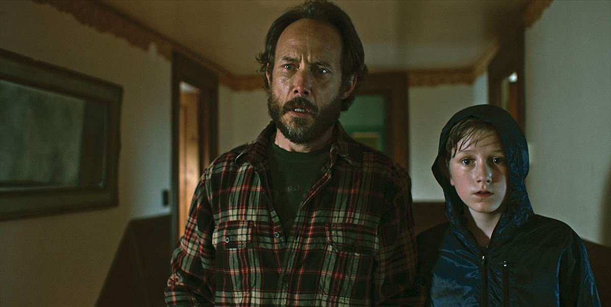 Кадр из фильма «Проклятый дом» (2019)