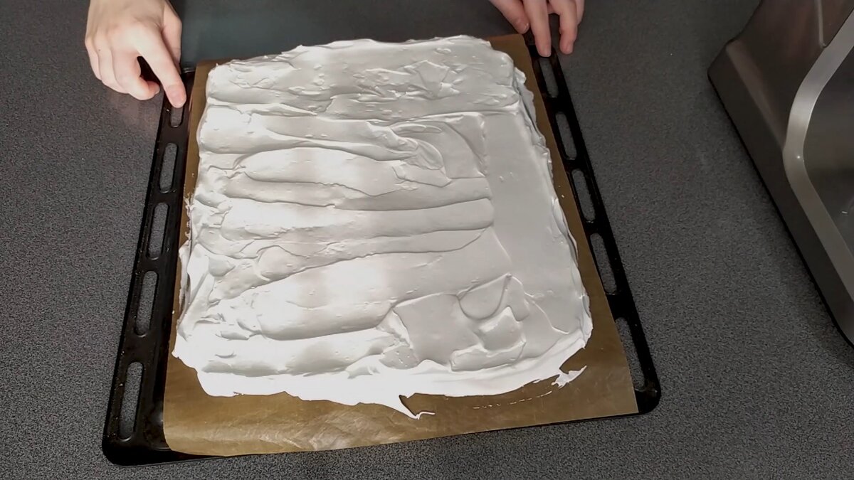 меренга готовая к отправке в духовку