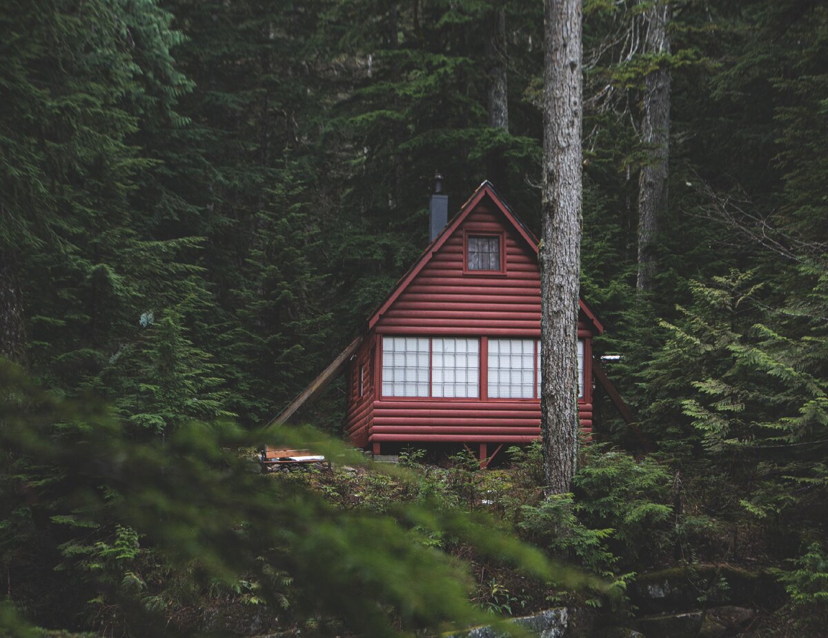 Бани из бревна лескон. Ромин дом. Домик окна горят вдали. Примеры домов. Красивые коттеджи.
