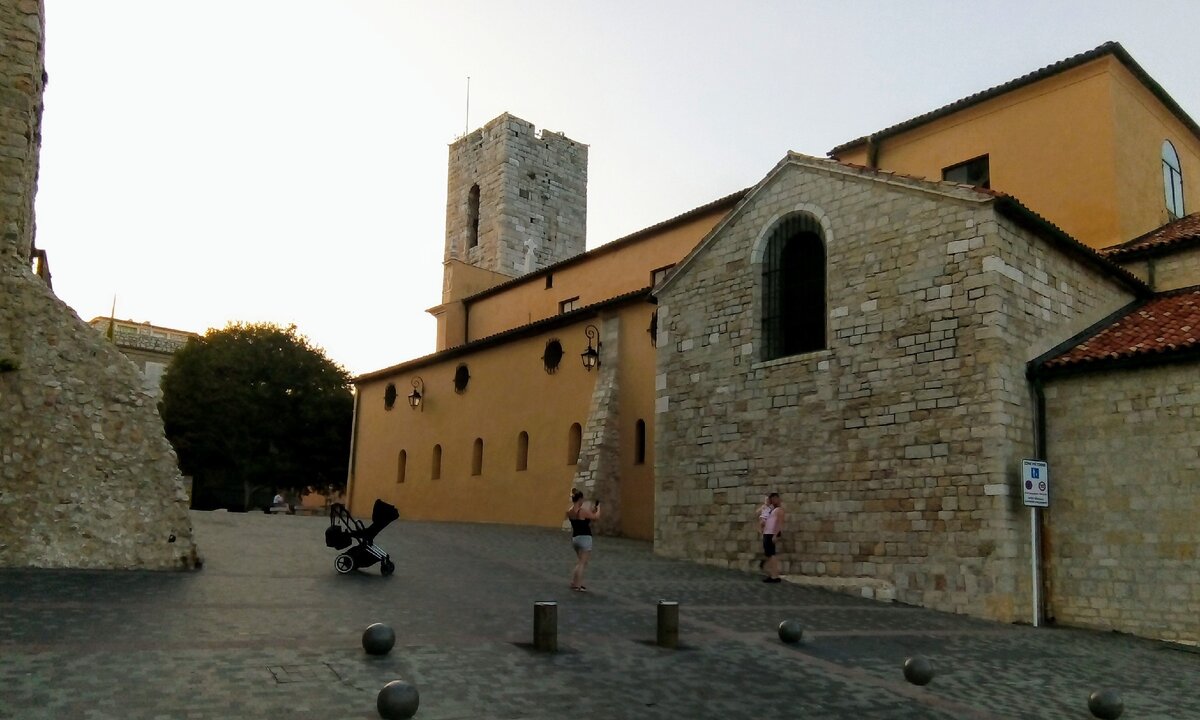 Центр старого Антиба