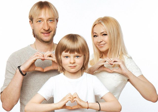 Гном Гномыч пошел по стопам папы-чемпиона. Источник фото: Instagram Яны Рудковской